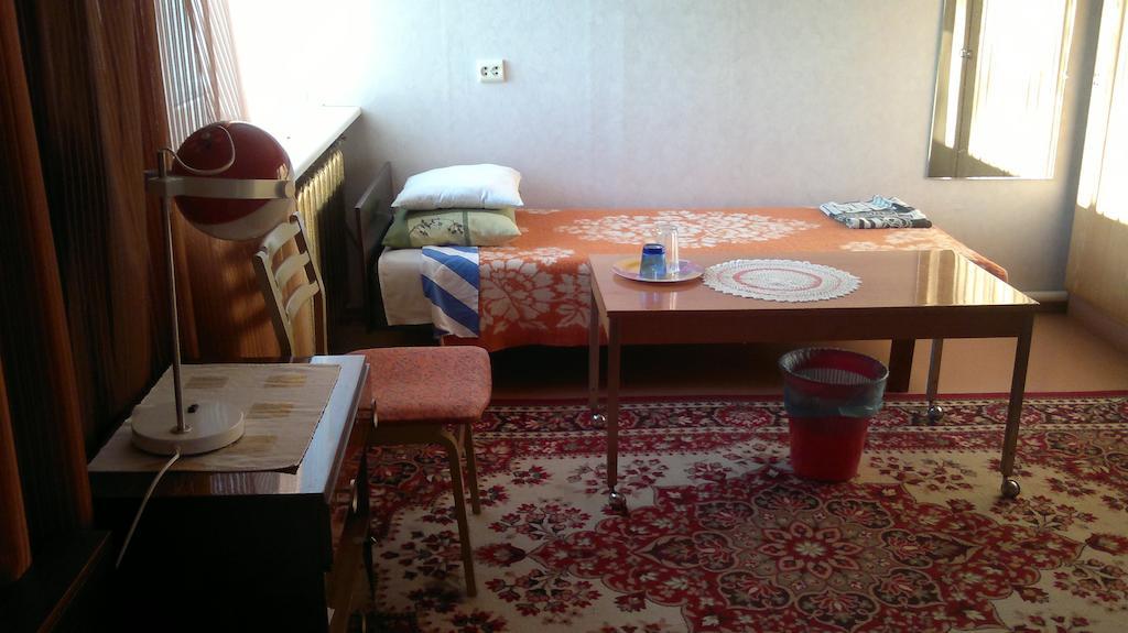 Tuule 1 Home Accommodation Kuressaare Esterno foto